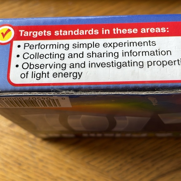 Lakeshore Lens & Prism Set Hands-on Exploration of Light - Picture 3 of 4